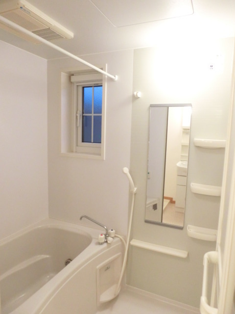 シェソワ　Ｃの浴室