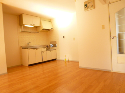 ダイニングキッチン8.5帖あります