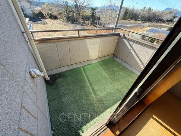 安中市郷原中古住宅のバルコニー|独立バルコニーが２ヶ所あります。