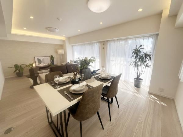 宮前平ロイヤルマンションの居間・リビング