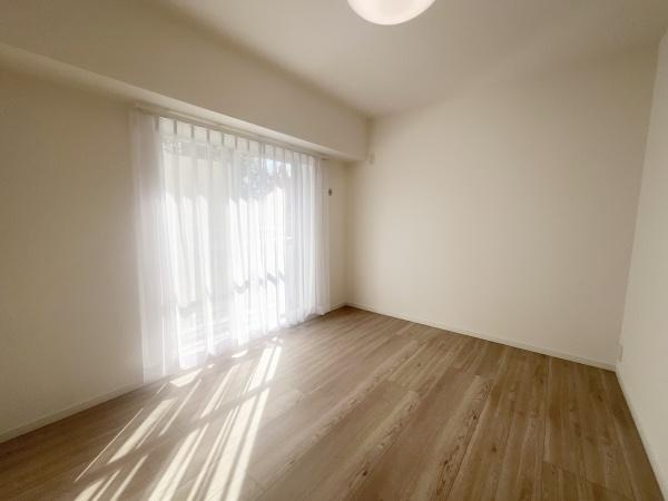 宮前平ロイヤルマンションの洋室