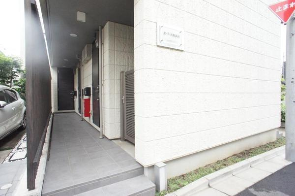 世田谷区野沢４丁目のアパートのエントランス