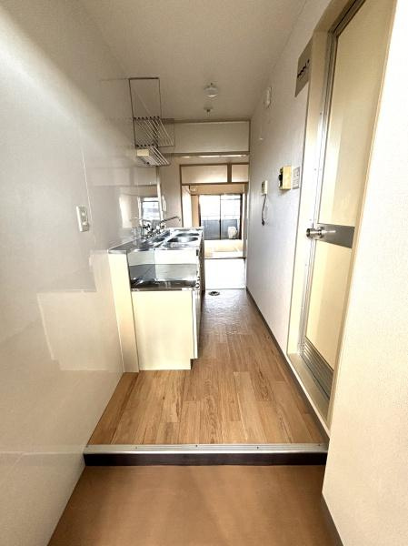 カワオトビルの玄関