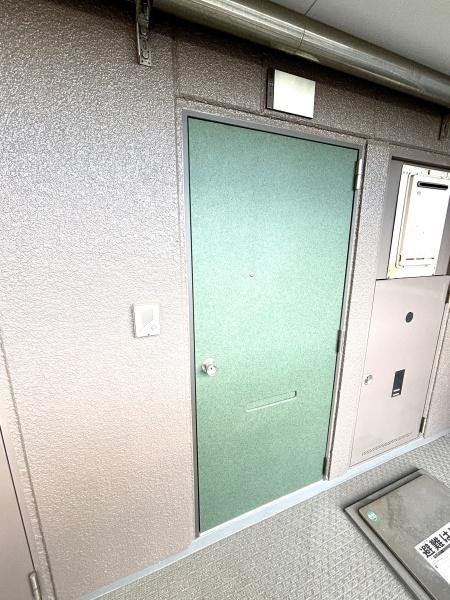 カワオトビルのエントランス