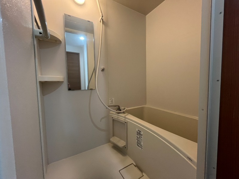 千葉市花見川区横戸町のアパートの浴室