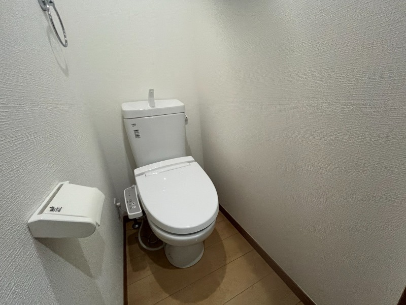 千葉市花見川区横戸町のアパートのトイレ