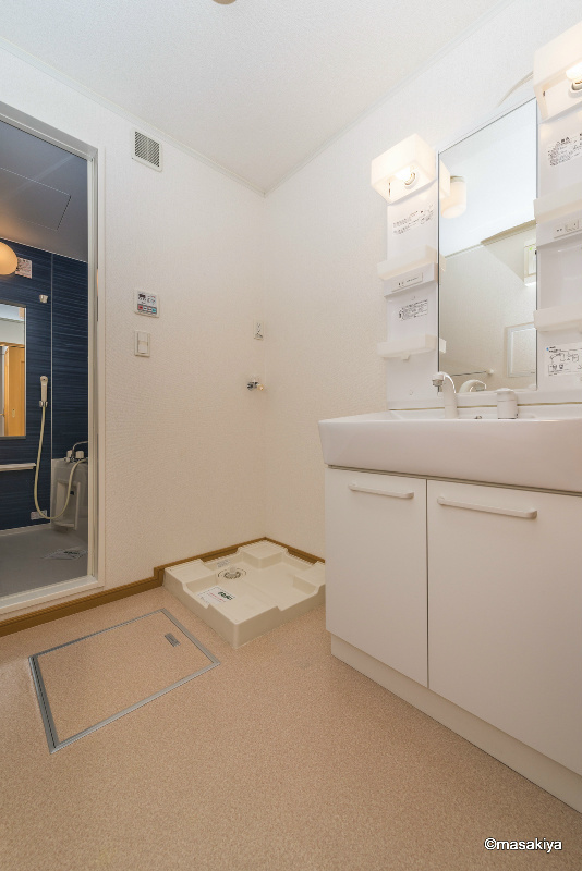 パレスティディオ長野の洗面所|洗面・脱衣　シャンプードレッサー付き。