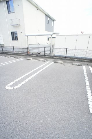 エクセレントヒルズ　Ⅰの駐車場