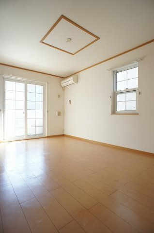 エクセレントヒルズ　Ⅰの居間・リビング