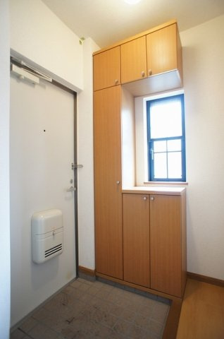 オーブリー吉田　Ｂ棟の玄関