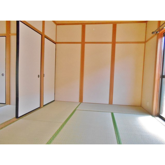 岐阜市長良宮路町１丁目の一戸建ての居間・リビング