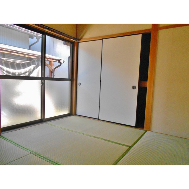 岐阜市長良宮路町１丁目の一戸建ての居間・リビング