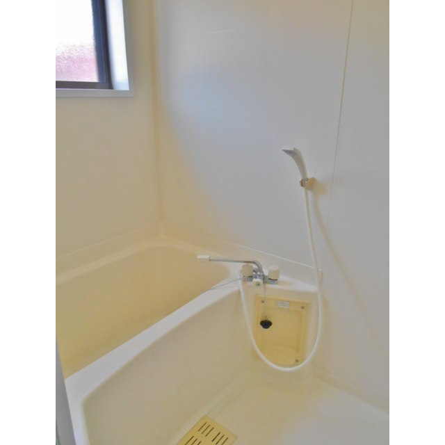 岐阜市長良宮路町１丁目の一戸建ての浴室