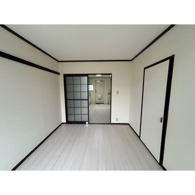 ファインハイツC棟の居間・リビング