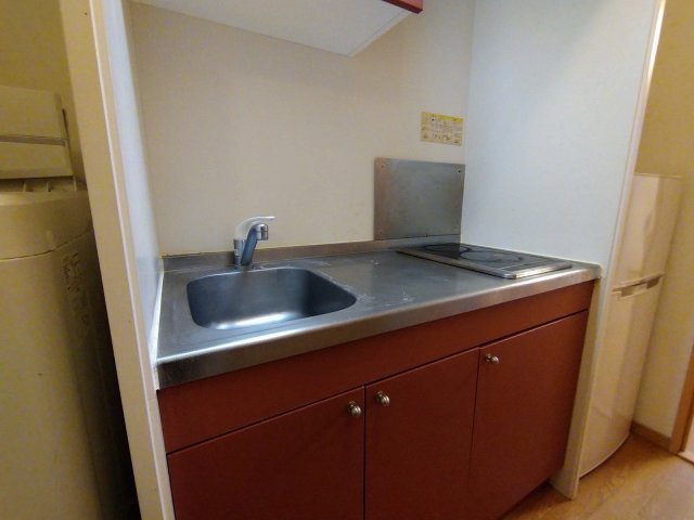 レオパレスグリーンⅢのキッチン|シングルレバー設置　シンク広めです♪