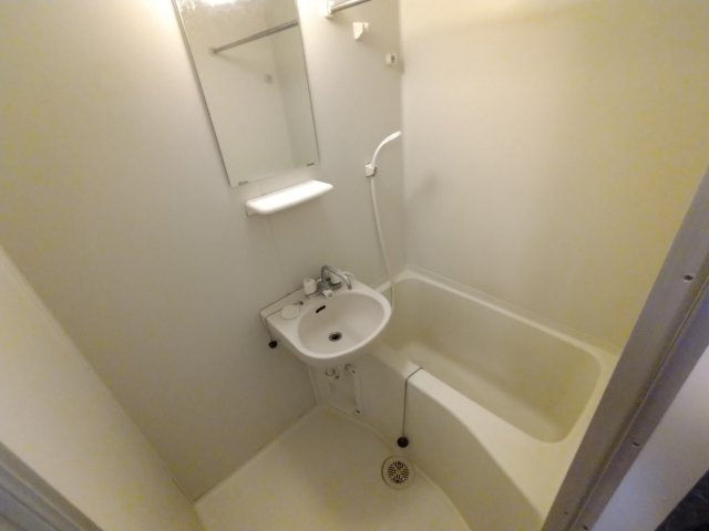 レオパレスグリーンⅢの浴室|現況優先