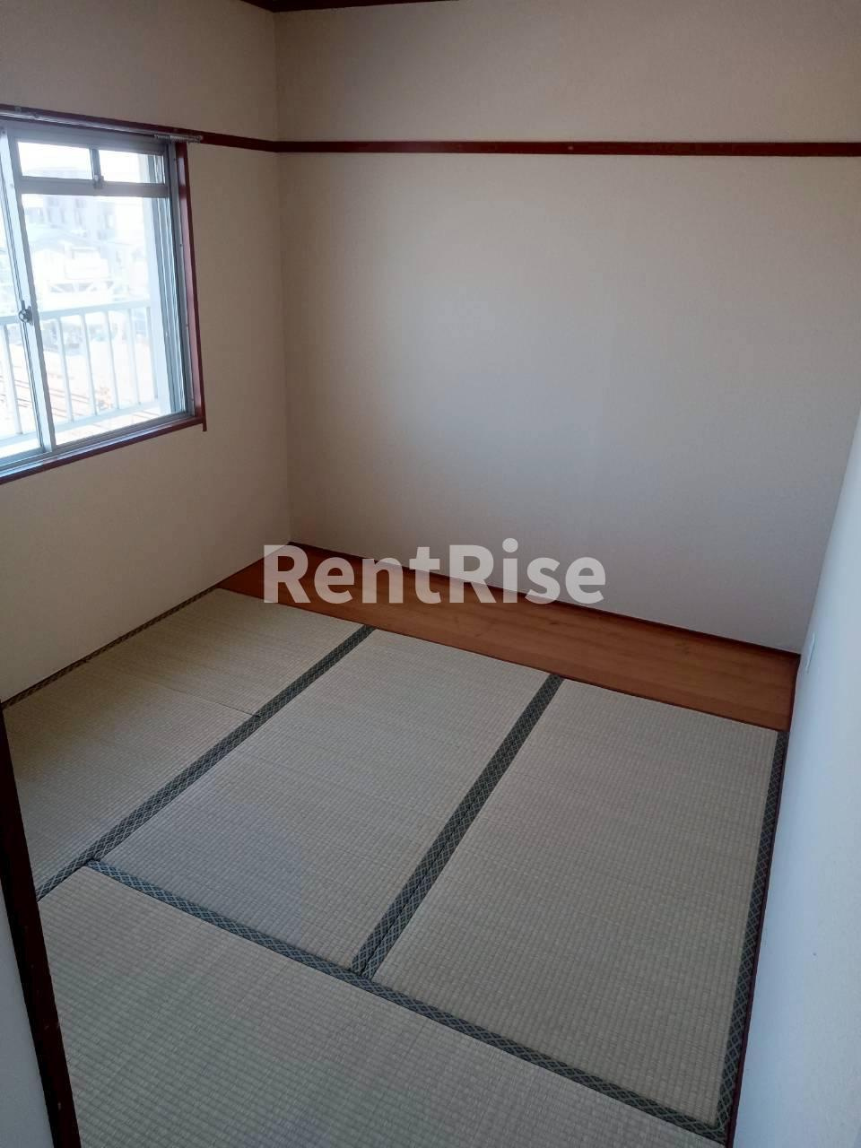 ハイツ高御堂F棟の和室