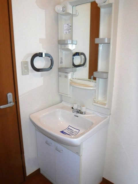 ソレイユ参番館の洗面所|脱衣スペースもあります