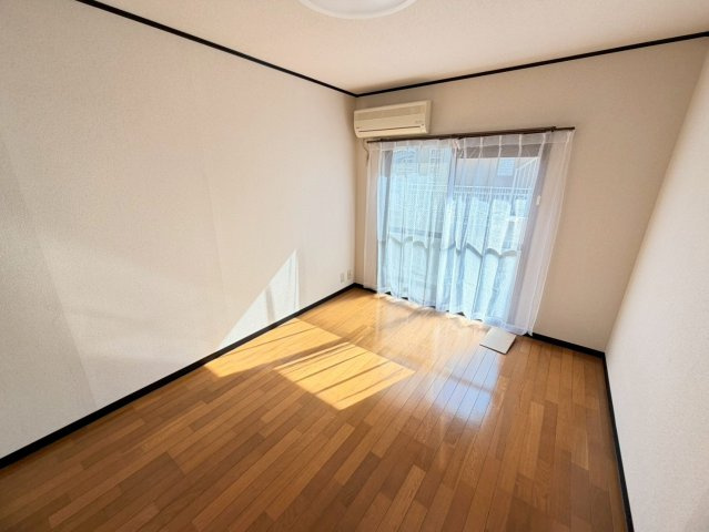サザンハイツの居間・リビング