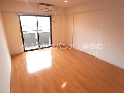 【居間・リビング】 | Biz STAY千葉・蘇我（ビズステイ） | ゆったり過ごせるリビングです