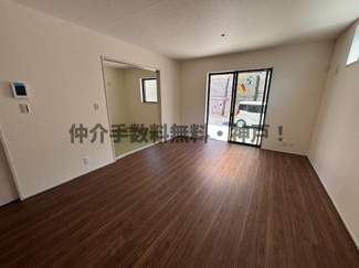 【居間・リビング】 | 神戸市垂水区旭が丘3丁目　新築戸建　仲介手数料無料！ | ゆったり過ごせるリビングです