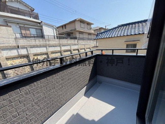 【バルコニー】 | 神戸市垂水区旭が丘3丁目　新築戸建　仲介手数料無料！ | 外からの目が気にならないバルコニーで洗濯物が干せます