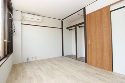 【洋室】 | エビスビル | 落ち着いた色調の洋室です