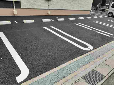 【駐車場】 | メゾン・ド・シェリュバンⅤ | 駐車場があるので、車を買う予定の方も安心です