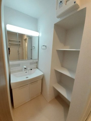 【洗面所】 | メゾン・ド・シェリュバンⅤ | 使いやすい洗面所です