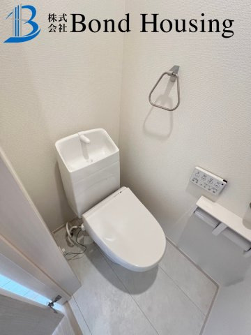 LDKは広々約19.5帖・収納豊富　垂水区名谷町　全2棟　1号棟のトイレ