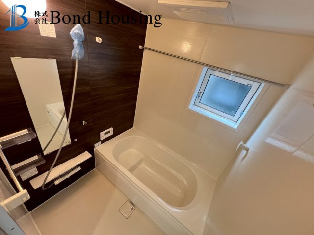 LDKは広々約19.5帖・収納豊富　垂水区名谷町　全2棟　1号棟の浴室