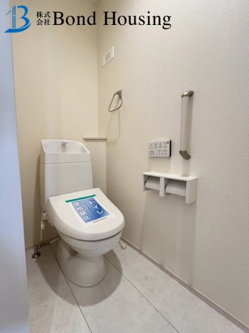 LDKは広々約19.5帖・収納豊富　垂水区名谷町　全2棟　1号棟のトイレ