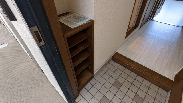 ウイング川内の玄関