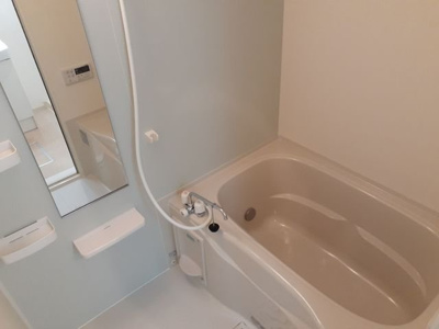 【浴室】 | モアニケアラ | コンパクトで使いやすいお風呂です