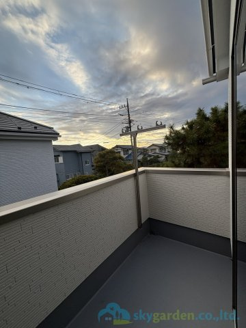 大磯町東小磯2期　新築戸建　全2棟1号棟のバルコニー