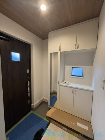 大磯町東小磯2期　新築戸建　全2棟1号棟の玄関