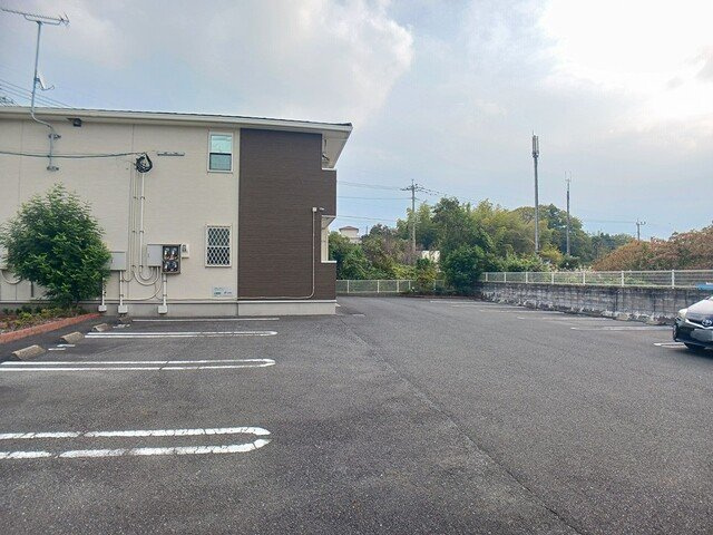 グラン　シオリンⅠの駐車場