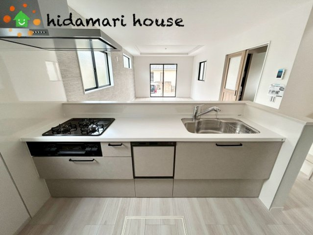 蓮田市馬込11期　新築戸建　リガーレ01のキッチン
