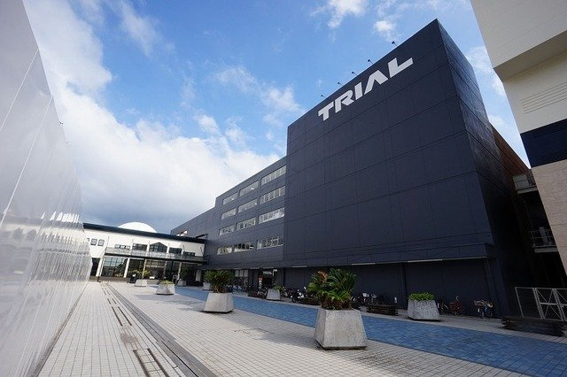 ロータス　スクエアＢの周辺|メガセンタートライアル中間店まで1100m