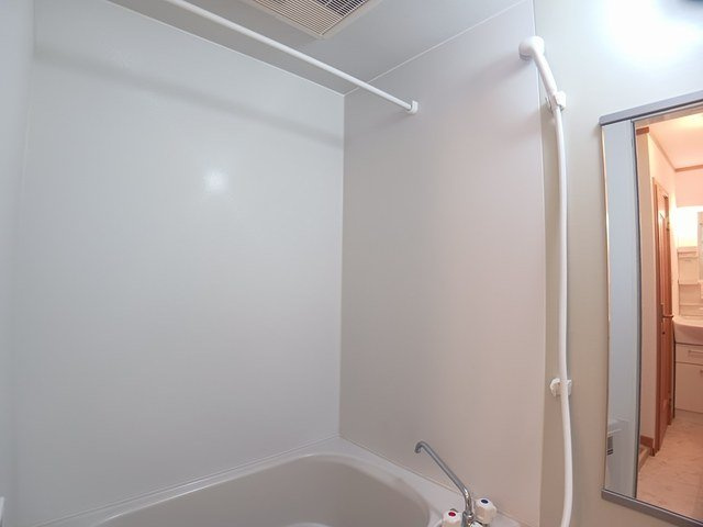 ファミーユ・Ｋ　Ｂの浴室