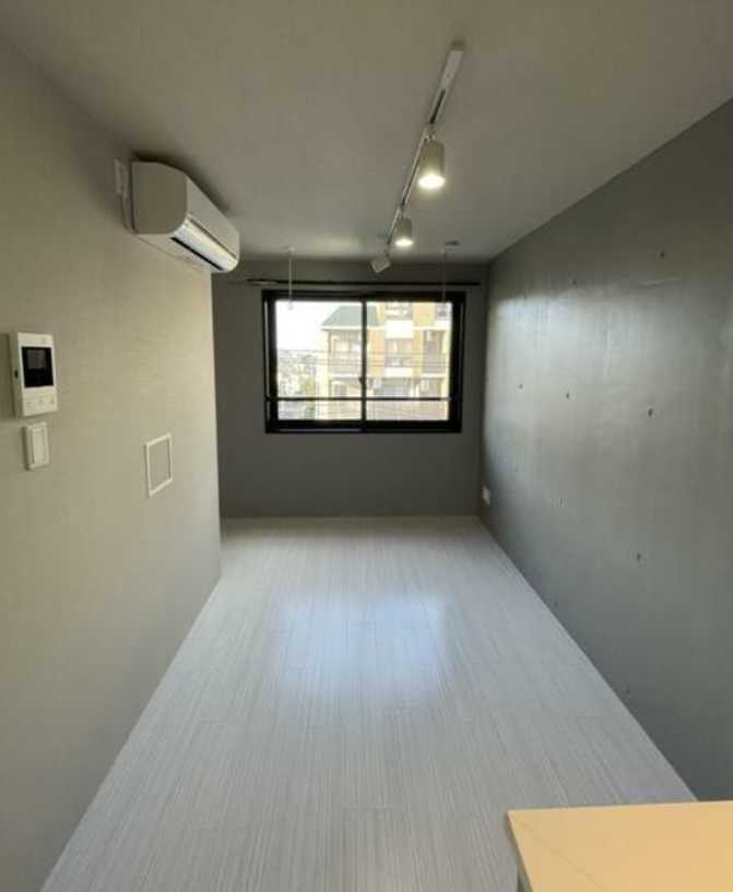 BEL FIORE SANCHA　築浅　ペット飼育可　敷金０の居間・リビング