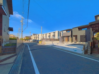 【前面道路含む現地写真】 | リーブルガーデン岡崎市上地　1号棟