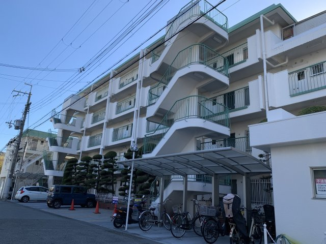 シャトー西明石の外観