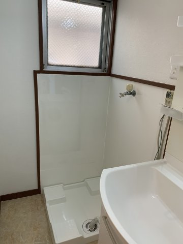 シャトー西明石の洗面所|窓あり