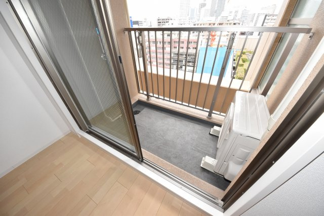 セレニテ本町ルフレのバルコニー