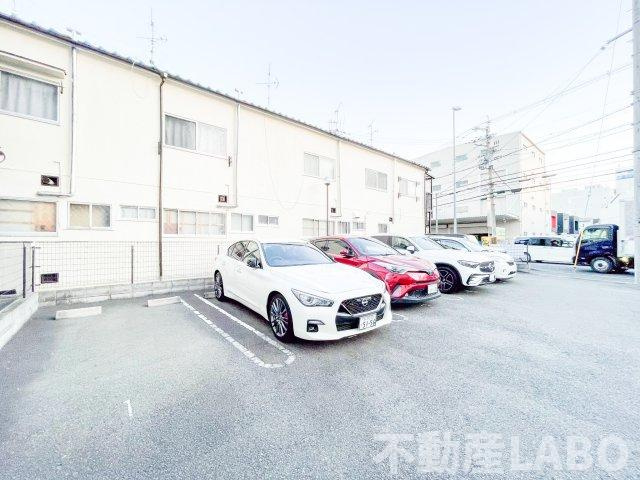 ステラの駐車場