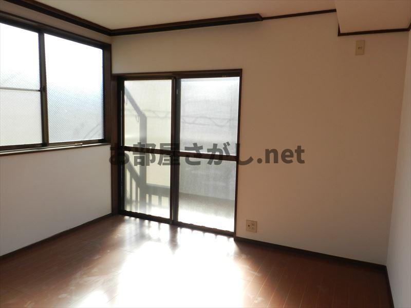 豊島区長崎４丁目のアパートの内装|室内です。クロス新品張替済み。