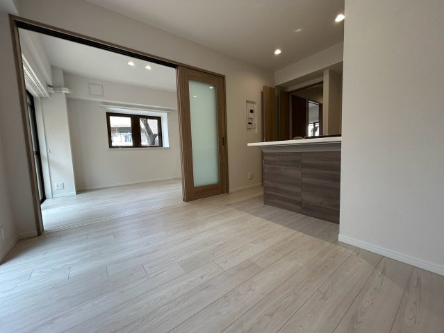 ハイタウン御殿山東の居間・リビング|ゆったり過ごせる居間です