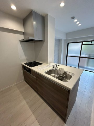 ハイタウン御殿山東のキッチン|コンパクトなキッチンで掃除もラクラク