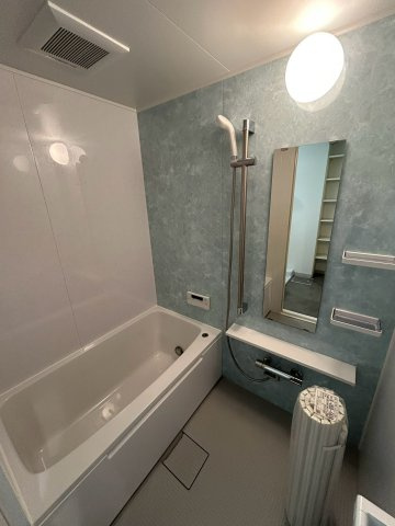 ハイタウン御殿山東の浴室|※同建物の類似写真となります。落ち着いた空間のお風呂です